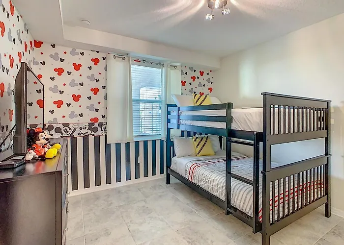 Luxury Brand New 2 Bedroom Apt Near Disney!