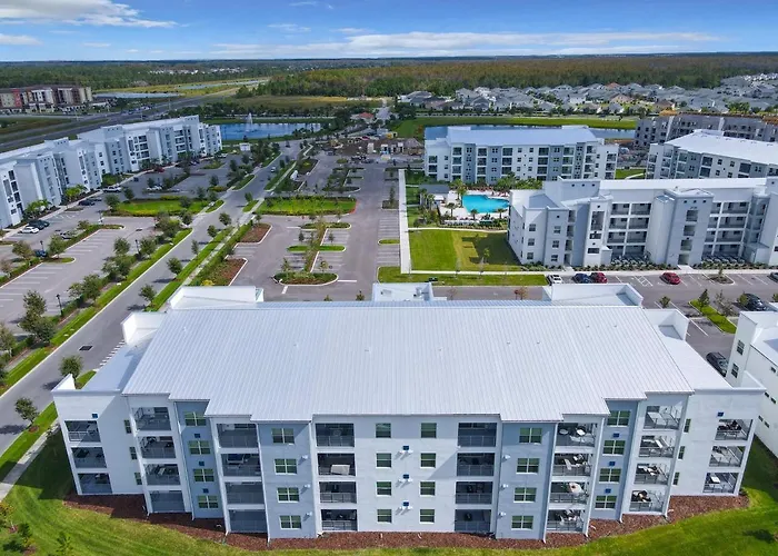 Luxury Brand New 2 Bedroom Apt Near Disney!