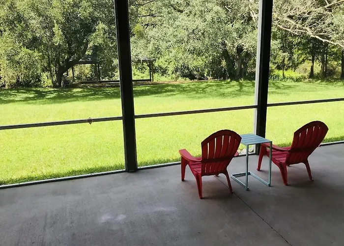 Hidden City Riverfront Apt Near Lakes Golf & Disney
