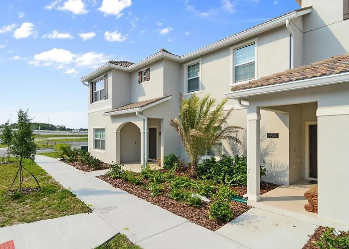 Four Bedroom Family Friendly W\/ Screened Pool 4908