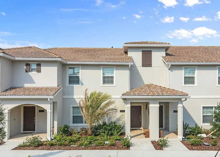 Four Bedroom Family Friendly W\/ Screened Pool 4908
