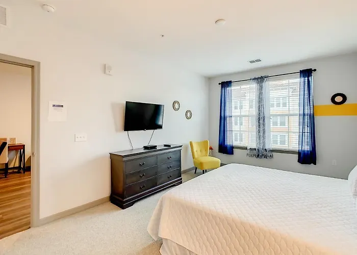 Spacious Apartment Near Disney