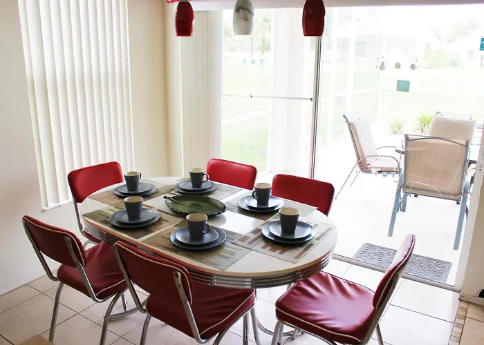 4 Bedrooms Pool Home On Golf Course Fairways Estates