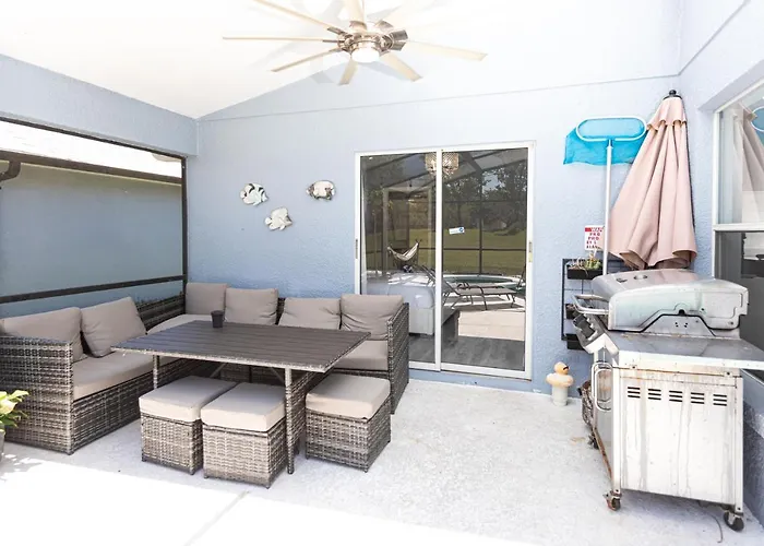 Relax And Unwind Deluxe Home - Private Pool & Spa For 11 Guest