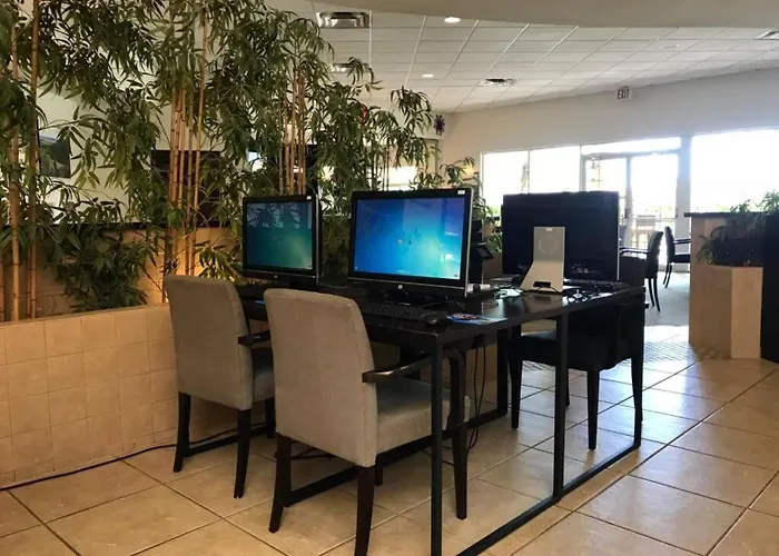 Enchanting Escape - 2 Bedrooms Near Disney! Kissimmee