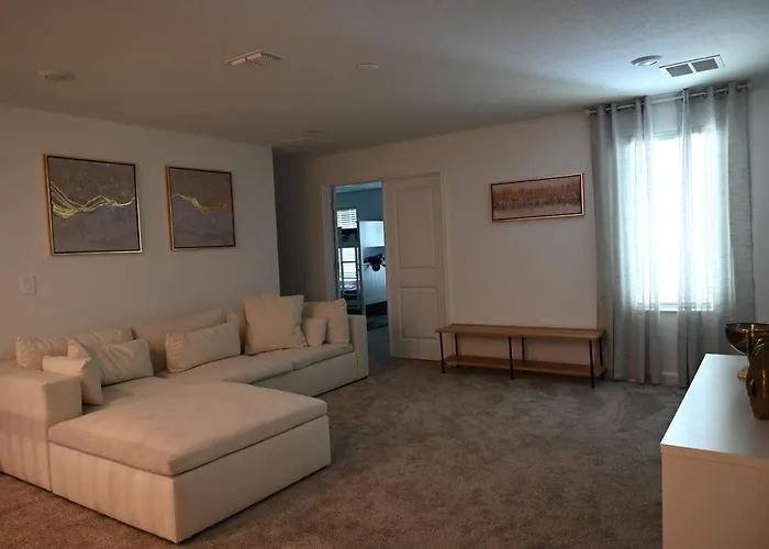 Luxurious 8-Room Oasis Near Disney Kissimmee