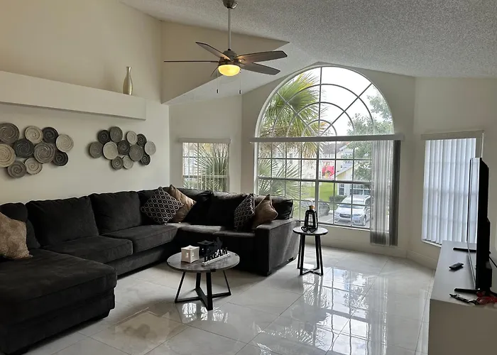Elegant & Luxurious Family Apartment Close To Disney World Kissimmee