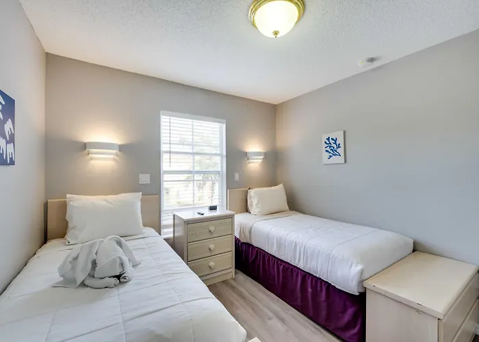 Pet friendly Kissimmee Escape ~ 10 Mi To Disney World!