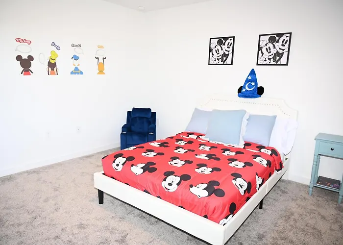 Luxurious 8-Room Oasis Near Disney Kissimmee