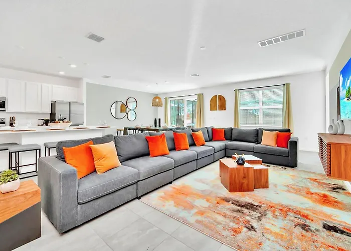 Upstay Modern Home W Pool, Games & Bbq - Sleeps 18 Kissimmee