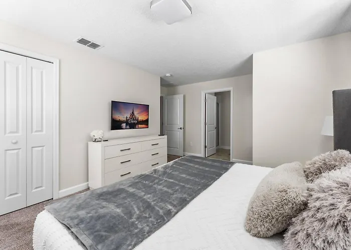 Modern Designed 5Br With Private Pool Sl4935