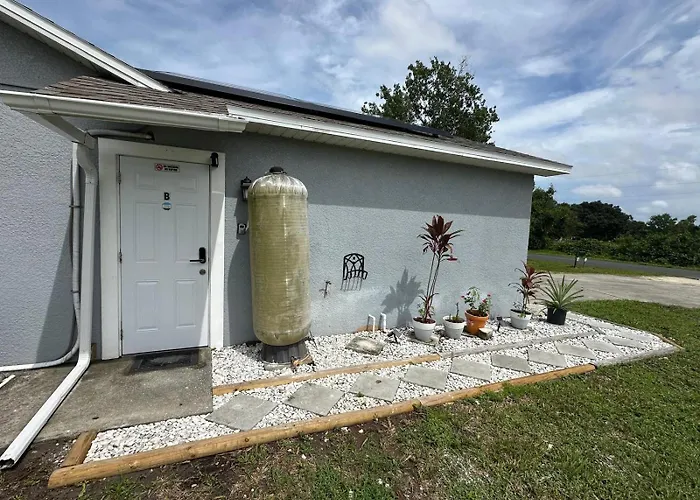 Beautiful Fully Furnished 2-Bedroom Luxury Home Kissimmee