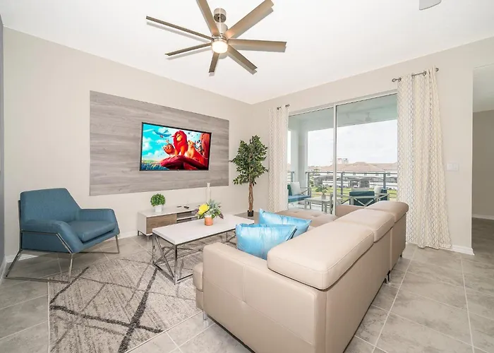 3121-303Mr Storey Lake, Condo 2/2 Lake View