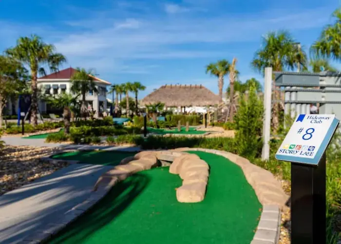 Pet friendly Exquisite First-Floor Condo, 7 Min To Disney Kissimmee