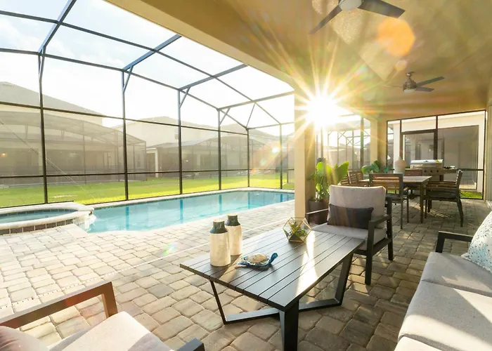 Relax Play: Spacious Themed Retreat In Solara