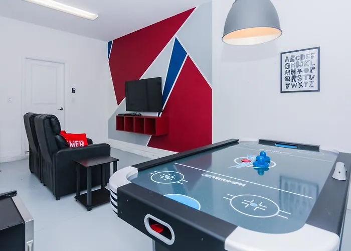 Gorgeous 5 Beds Home With Game Room And Pool