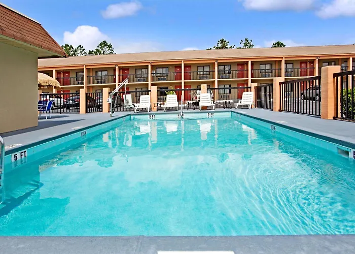 Hotel Super 8 By Wyndham Kissimmee/Maingate/Orlando Area Celebration