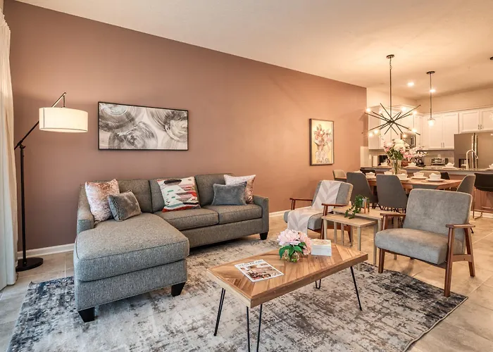Comfortable And Charming Home Near Disney