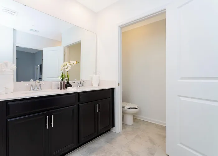 Pet friendly Luxury 2 Bd Apto Close To Disney @ Champions Gate 1071 Four Corners