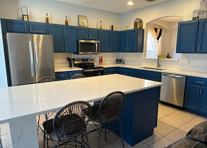 7 Bedroom, 6 Bath And Pool Near Disney In Emerald Island 4 King Master Suites