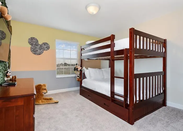 Four Bedrooms W/ Pool Townhome 4841