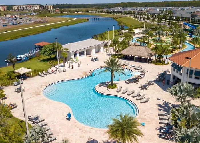 Five Bedrooms Townhome With Pool 4849