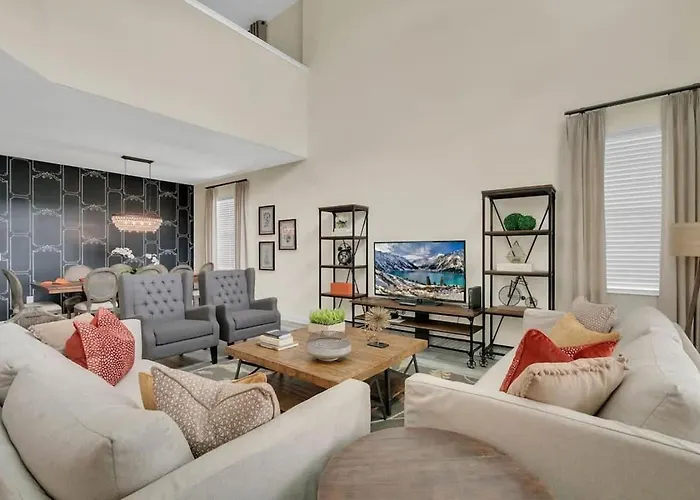 Five Bedrooms Single Family 4759