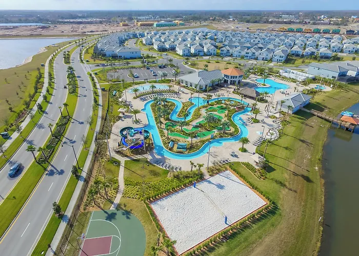 Pet friendly Stunning Lakeview Townhome W Private Pool Kissimmee