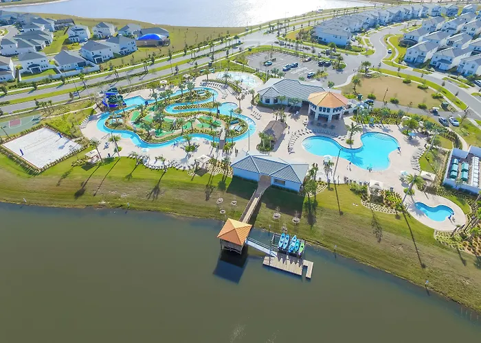 Pet friendly Stunning Lakeview Townhome W Private Pool Kissimmee