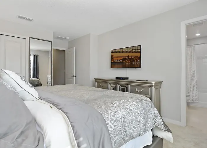 Family Friendly Four Bedrooms Close To Disney 5163