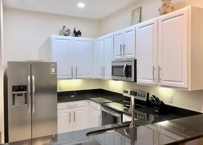 Bahama Bay, Grand Bahama Spacious 3-Bedroom Penthouse Near Disney Kissimmee with Pool