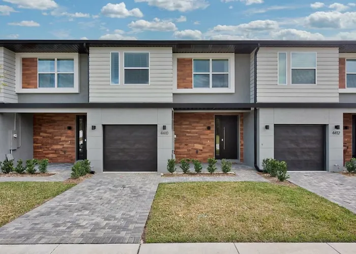 Wonderful Townhomes With Four Bedrooms Close To Disney