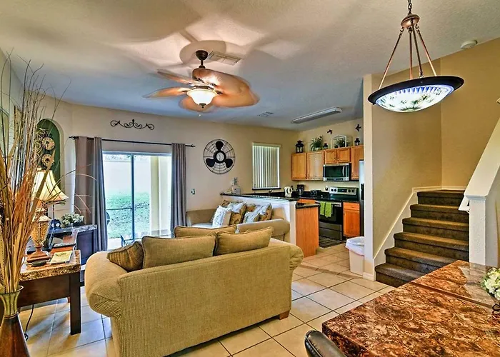 Pet friendly Gorgeous Resort Townhome Near Disneyland Kissimmee