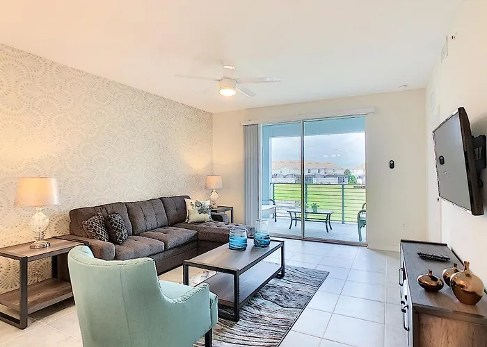 Modern Lakeside 2Br With Console & Waterpark