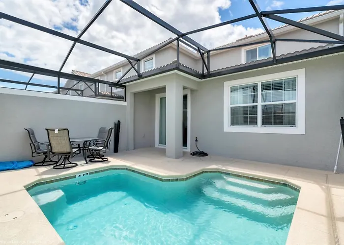 Pet friendly Stunning Lakeview Townhome W Private Pool Kissimmee